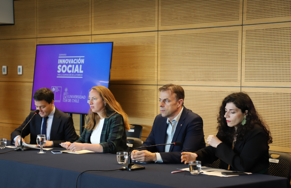 La actividad reunió a diversos especialistas, académicos/as, representantes de instituciones públicas y privadas, y actores políticos y sociales, en torno a la generación de reflexiones y estrategias de cohesión social que contribuyan a mejorar la calidad de vida de la población en el presente y el futuro.