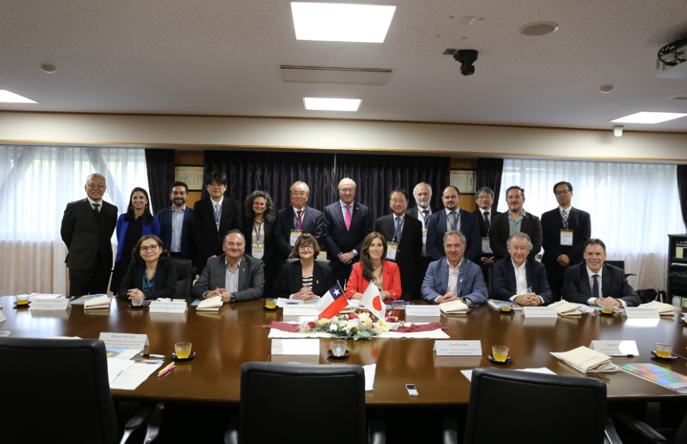 El Vicerrector VID, Christian González Billault, mencionó que “la importancia de participar en el Foro Chile-Japón guarda relación con la estrategia de internacionalización UCHILE, pues consolida una relación de colaboración que ya lleva más de una década y nos permite avanzar en nuevas formas de cooperación en distintos campos".