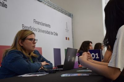 Lina Balcazar, encargada de Vinculación con el/la Estudiante de la Dirección de Bienestar y Desarrollo Estudiantil. 