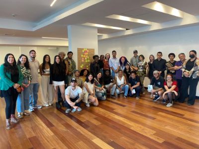 Foto Final del Encuentro de Estudiantes Migrantes y Afrodescendiente Uchile.