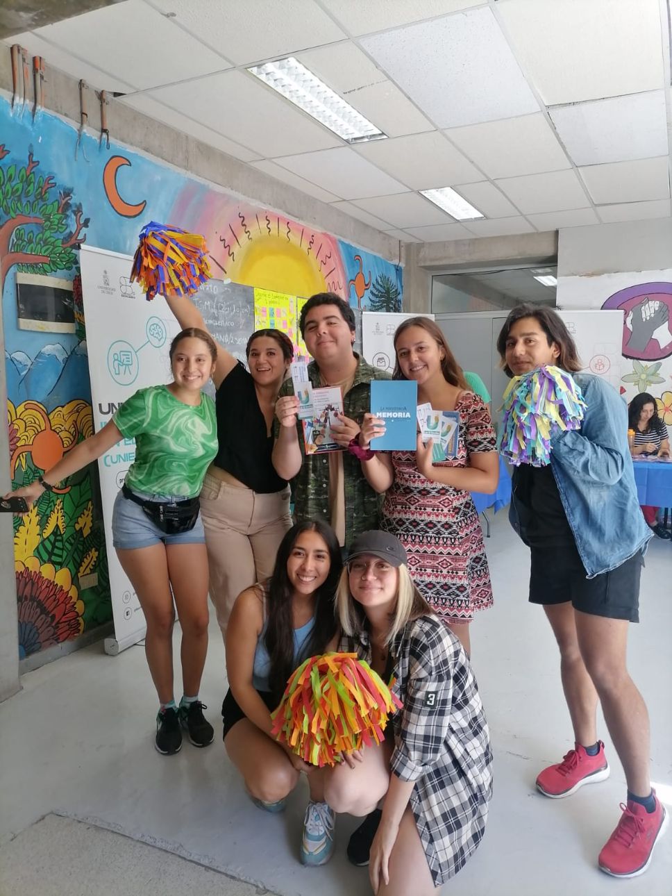 Parte del equipo de La U Invita