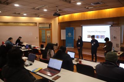 La firma del convenio se desarrolló durante el taller Mapudungun Wikipedia Mew en la Facultad de Ciencias Físicas y Matemáticas de la U. de Chile.