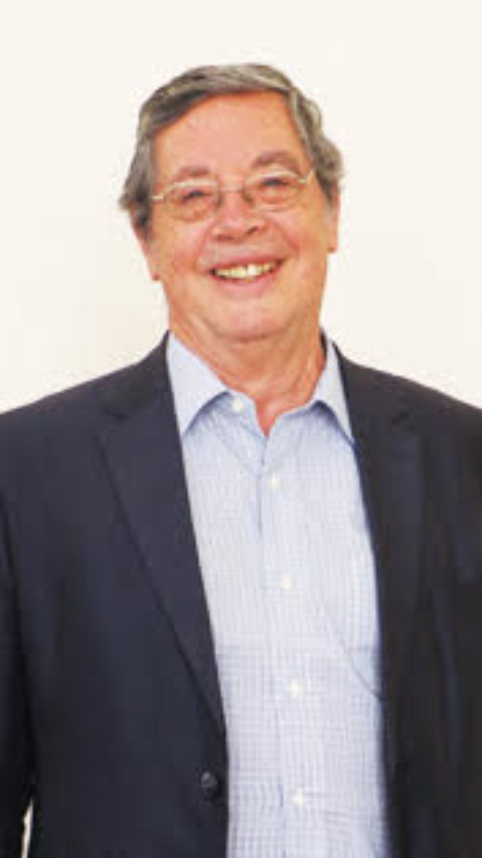 Senador Universitario Carlos Ruiz Schneider, académico de la Facultad de Filosofía y Humanidades.