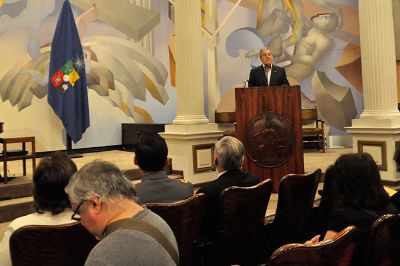 El director de la Radio Universidad de Chile, Juan Pablo Cárdenas, destacó la relevancia histórica y el valor de la figura del General Prats.