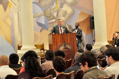 El Rector Vivaldi participó de la entrega del documento con 60 propuestas para la política pública contra el racismo. 