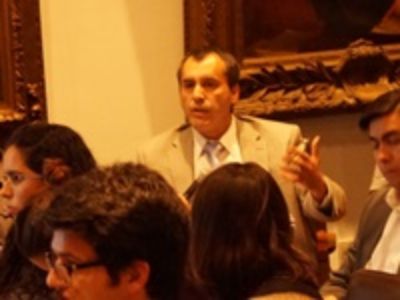 El Prof. Dante Contreras, académico de la Facultad de Economía sugirió como pregunta crítica del proceso de qué forma una reforma estatutaria nos convierte en una mejor Universidad.