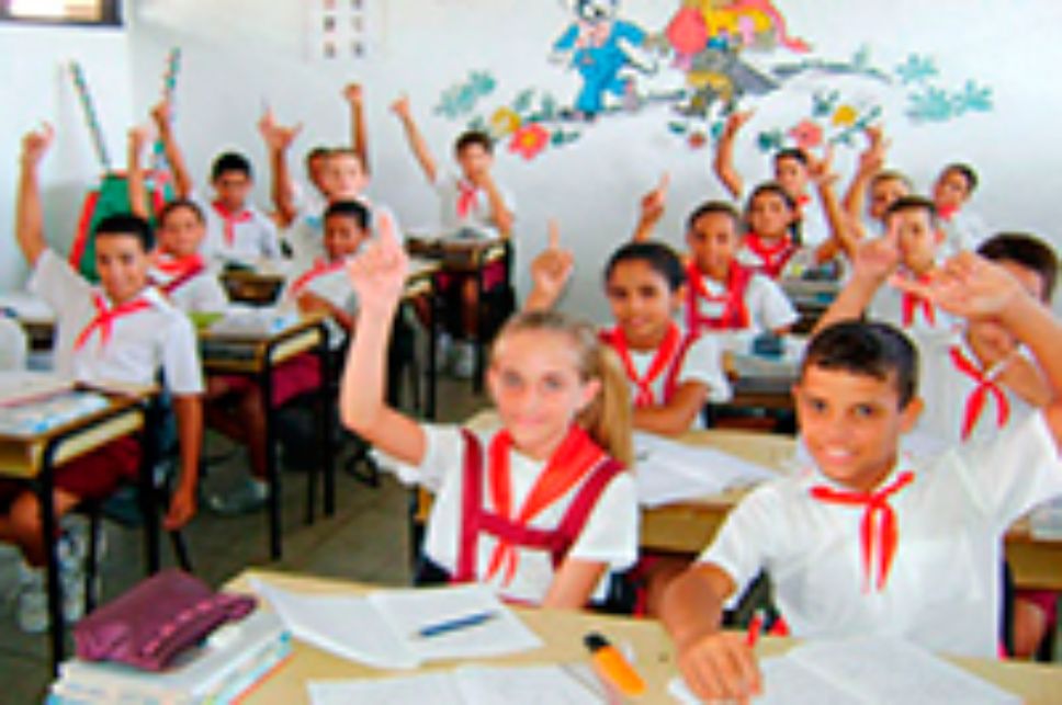 Chile se encuentra bajo el promedio entre los países de América Latina y la OCDE en cuanto al gasto público en educación.