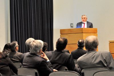 La inauguración del Seminario contó con la participación del Rector Ennio Vivaldi.