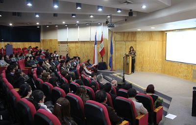 La iniciativa releva el lugar de la U. de Chile en la región a nivel educacional y estrecha los lazos con Perú y su educación.