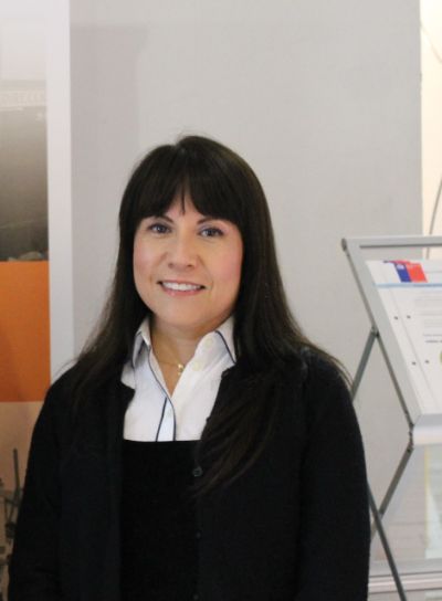 Profesora Ximena Lee, directora de la Oficina de Educación de la Facultad de Odontología.