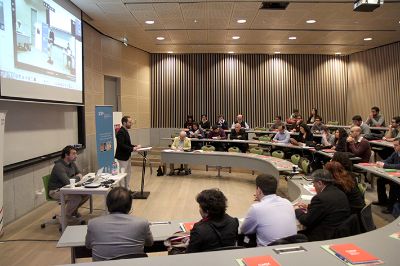 El taller involucró a académicos y autoridades del Ministerio de Obras Públicas.