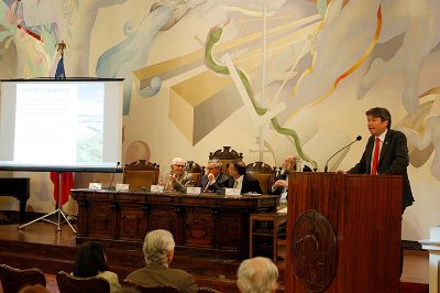 El subsecretario de Medio Ambiente, Marcelo Mena, destacó los avances del país en materia de institucionalidad medioambiental y llamó a realizar esfuerzos para continuar avanzando.