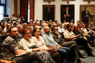 La publicación revisita y analiza el material administrativo con el que se persiguió a estudiantes, funcionarios y académicos de la U. de Chile durante el periodo de dictadura.