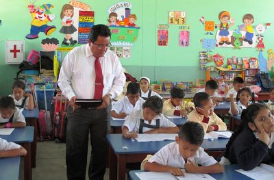 El estudio indagará en el rol de las emociones, el compromiso y el interés de escolares chilenos y finlandeses en clases de las disciplinas científicas.