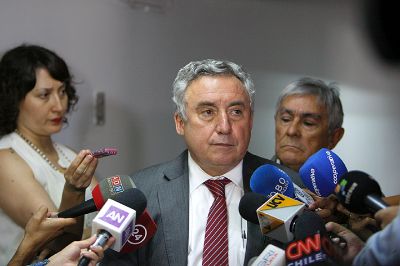 El Rector hizo un llamado a los partidos políticos, "a preocuparse y participar de lo que va a ser el desarrollo de un nuevo contexto en el que se va a dar el trabajo de las universidades estatales".