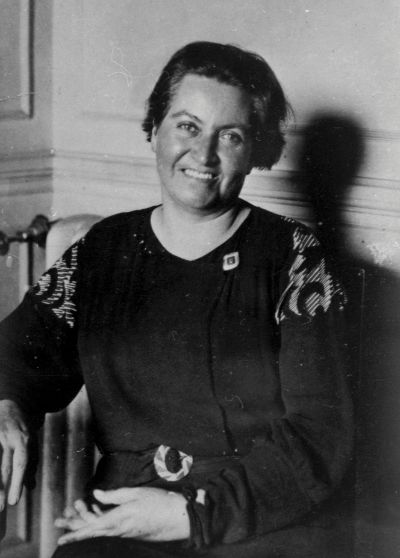 Gabriela Mistral fue la quinta mujer en la historia en obtener un Premio Nobel. Y hasta el día de hoy, la única latinoamericana.