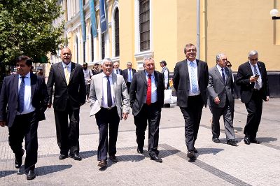 Este lunes 23 de enero se reunieron 17 de los 18 rectores del CUECH, con la Presidenta Michelle Bachelet en La Moneda.