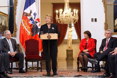 "Entre los pasillos de un liceo fiscal y de una universidad pública me formé como profesional, pero también como ser humano y soy testigo de la misión que cumple el Estado", dijo la Presidenta. 