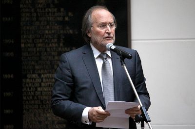 En la oportunidad, el decano de la Facultad de Derecho, Davor Harasic, emplazó a los candidatos presidenciales a abordar este tema en sus agendas.