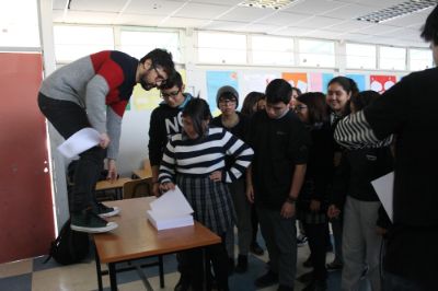 El Profesor Arturo Cariceo, explicando la primera tarea.