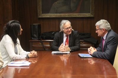 El Rector Vivaldi invitó a su par de la Universidad de Oviedo al encuentro del Cuech, desarrollado en la Casa de Bello, donde pudo compartir con los rectores de los otros planteles estatales.