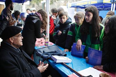 El doctor Jorge Allende, académico de la U. de Chile y Premio Nacional de Ciencias Naturales 1992, participó de la jornada. 