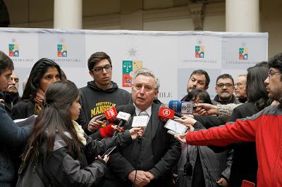 El proyecto, dijo el Rector, debe ser claro respecto a que "el Estado pueda llegar a acuerdos respecto a proyectos de desarrollo con sus propias universidades".