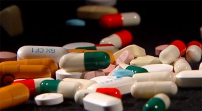 Los antibióticos son medicamentos utilizados para prevenir y tratar las infecciones bacterianas. 