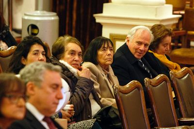 Decanos y directores entre otras autoridades participaron de esta actividad mediante la cual la comunidad de la U. de Chile se reunirá a reflexionar sobre los desafíos de la enseñanza en el aula. 