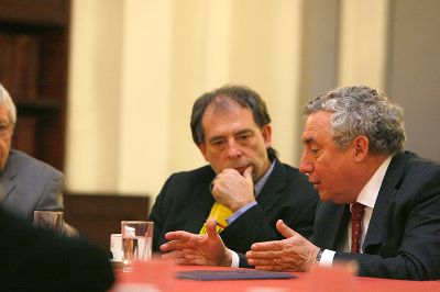 Los senadores Guido Guirardi, Ricardo Lagos Weber, Carlos Montes, Juan Pablo Letelier y Jaime Quintana, y el diputado Rodrigo González, participaron de esta reunión.