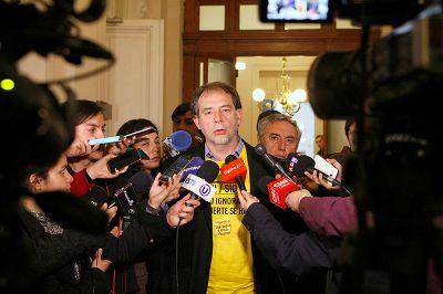 Guido Girardi manifestó su desacuerdo con el proyecto presentado por el Ejecutivo, "porque no se condice con los propios compromisos que el gobierno había hecho con las instituciones del Estado".