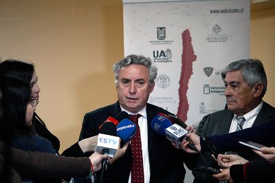 "Hemos insistido en forma unitaria como universidades estatales en ir gestando un movimiento que permita que el proyecto de ley sea corregido en los puntos fundamentales", recalcó el Rector Vivaldi. 