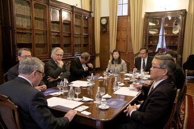 Durante el encuentro, los representantes de ambos planteles analizaron la posibilidad de desarrollar cursos específicos para estudiantes enfocados en la historia y cultura de cada país.