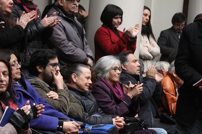 La Vicerrectoría de Asuntos Académicos tendrá la misión de certificar que ellos fueron estudiantes de la U. de Chile y acreedores del reconocimiento. 