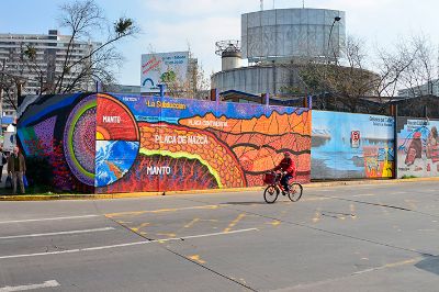 El trabajo, realizado por la Brigada Negotrópica, es una iniciativa impulsada por el Centro de Excelencia en Geotermia de Los Andes (CEGA) y el Metro de Santiago.