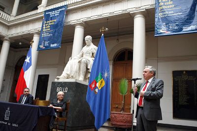 El Rector Vivaldi enfatizó en la relevancia de dejar un registro del proceso ya que "es tremendamente importante la responsabilidad que tenemos  de mostrar cómo hemos sido en cuanto a una Universidad"