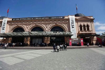 Como todos los años, la Feria Internacional del Libro Santiago (FILSA) se desarrollará en el Centro Cultural Estación Mapocho.