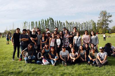 La actividad contó con la asistencia de académicos, estudiantes, funcionarios, y niños del jardín infantil del campus.