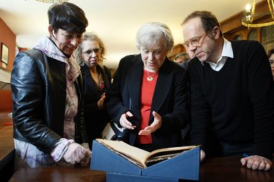 El manuscrito de "Montaña Adentro" corresponde al único legado de puño y letra que se conoce de la autora.