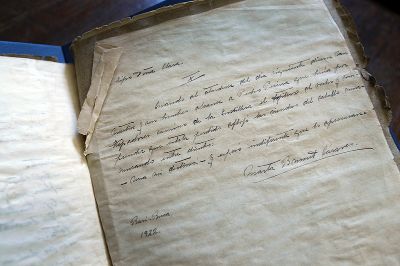 "Dan ganas de echar a vuelo las campanas cuando nace un escritor de la talla de Marta Brunet", señaló el crítico Alone ante este manuscrito en 1922.