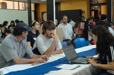 Según cifras del Departamento de Pregrado, en  2016 y 2017, un 41 por ciento de los estudiantes nuevos de primer año de la Universidad obtuvieron el beneficio de la gratuidad.