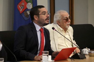 El secretario del CU y Director Jurídico de la Universidad, Fernando Molina, aseguró que el proceso se desarrollará en conformidad a los principios sustentados por nuestra Casa de Estudios.