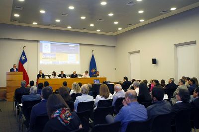 Nutrida asistencia tuvo el foro "La educación continua y el rol del postgrado y la investigación para las políticas de innovación y desarrollo en las universidades latinoamericanas".