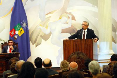 La U. de Chile es la institución de educación superior más antigua de Chile y fue el alma mater de los 100 estudiantes que esta tarde recibieron su distinción póstuma.