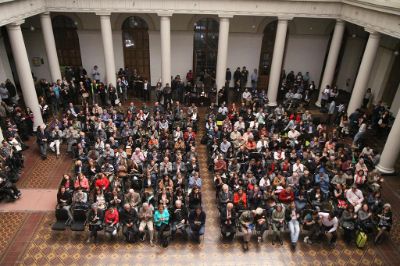 Esta corresponde a la primera ceremonia de entrega de un proceso que la Universidad ha declarado abierto y permanente.