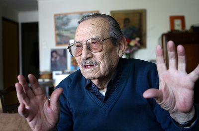  Sus instantáneas del Ballet Nacional, sus retratos de Pablo Neruda y su participación en el mítico proyecto "El Rostro de Chile", son parte de los trabajos más relevantes de Ulloa.