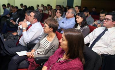 La actividad fue organizada por el Centro de Derecho Ambiental y el Departamento de Derecho Internacional, en el marco del Proyecto de Internacionalización de la Universidad de Chile.