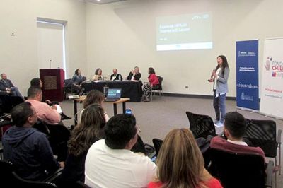 Un grupo de docentes salvadoreños se encuentra de visita en nuestro país para participar en una pasantía que busca conocer la realidad educativa de Chile.