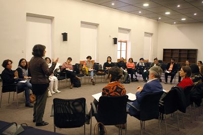 Investigadores, estudiantes y académicos de diferentes facultades e institutos se reunieron este viernes 4 de mayo en la Casa Central.