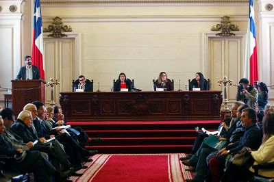 La "Propuesta de Reforma Integral al Financiamiento de la Salud" elaborada por la Escuela de Salud Pública y el Colegio Médico, fue presentada hoy en el Congreso Nacional, sede Santiago.